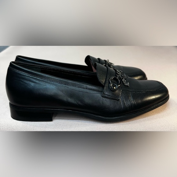 Franco Sarto- Women’s Black Leather Peace & Love Chain Loafers (7.5) - Picture 5 of 14